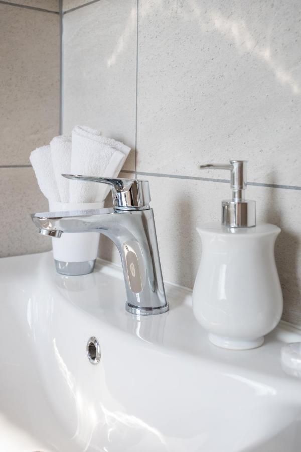 Spacious 2Bdr Apartment - Free Parking Zagabria Esterno foto