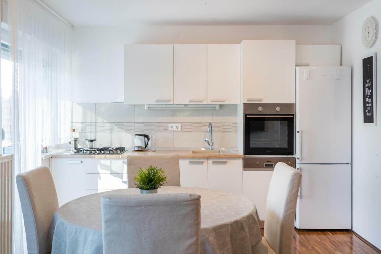 Spacious 2Bdr Apartment - Free Parking Zagabria Esterno foto